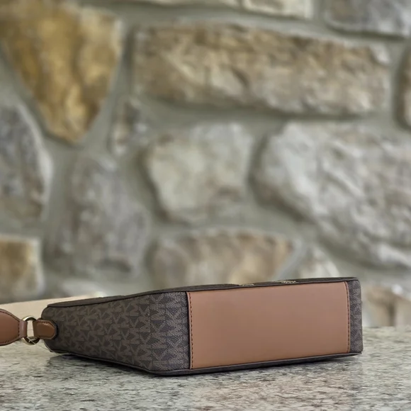 Michael Kors Jet Set Logo Small Brown Crossbody - Picture 4 of 9